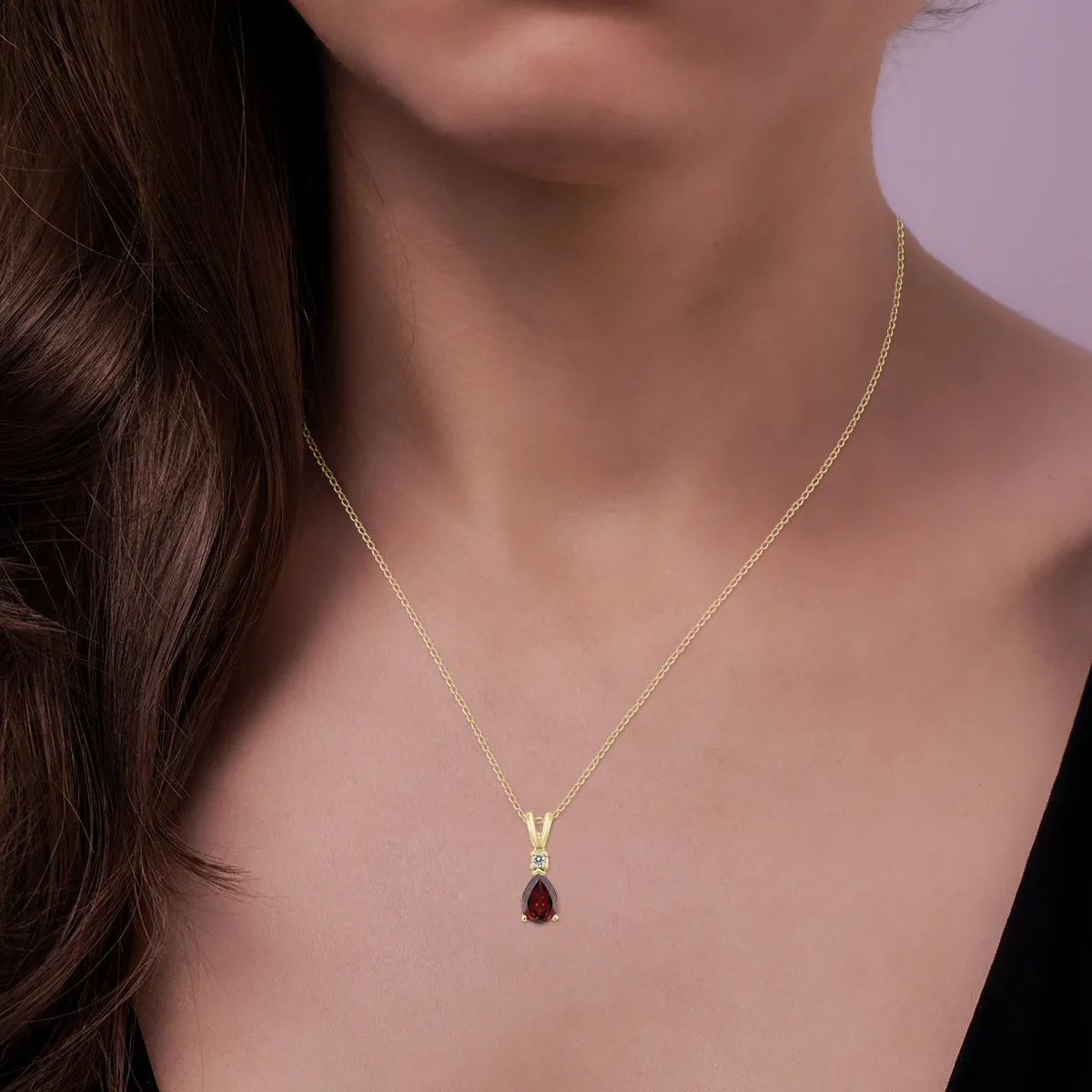 14K Yellow Gold 8X6Mm Pear Garnet And Diamond Pendant
