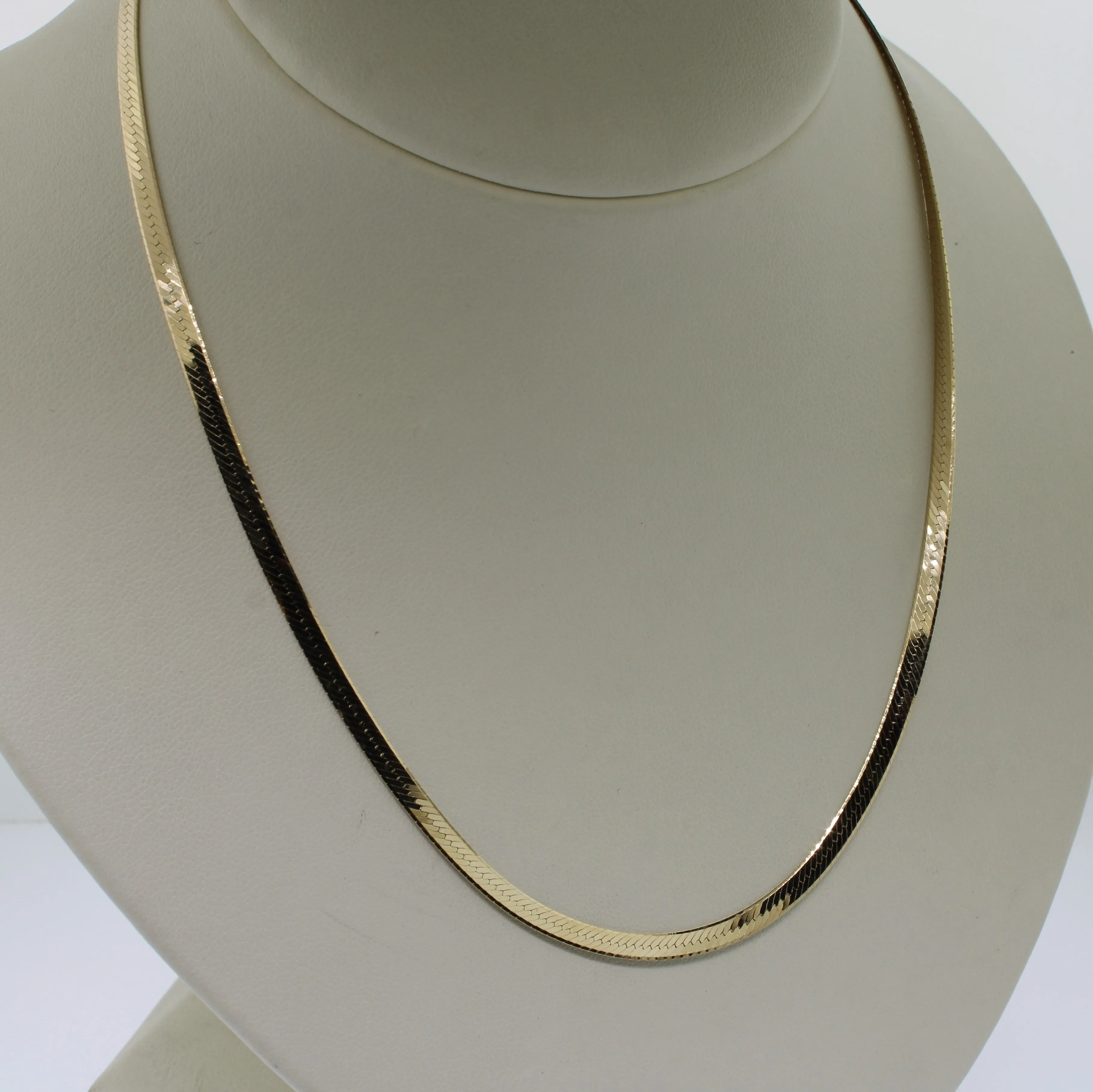 14K Yellow Gold Herringbone Chain 23-5/8" 3.2mm Wide from our Estate Collection