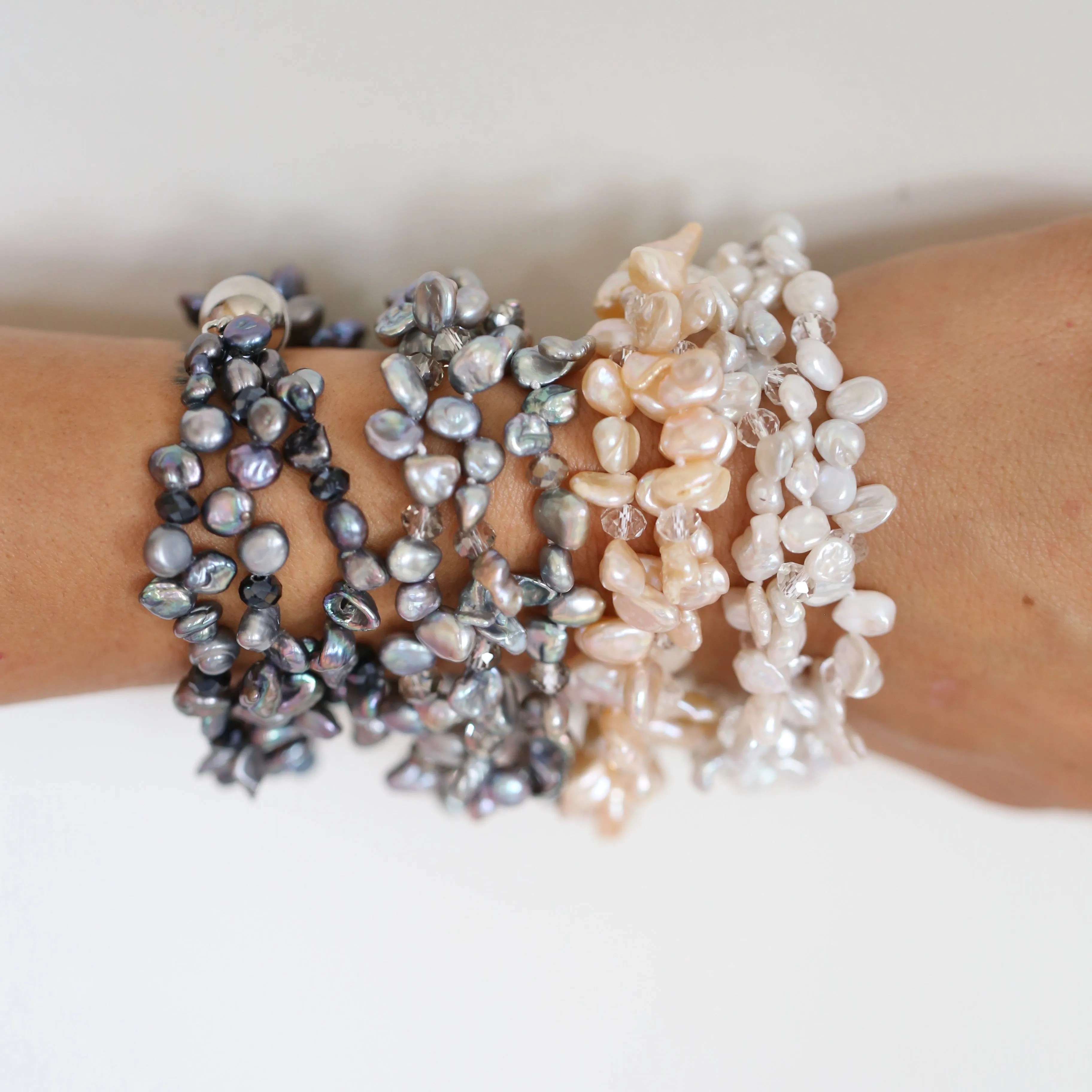 209-10 | 3-STRAND BLACK KESHI PEARL & CRYSTAL BRACELET