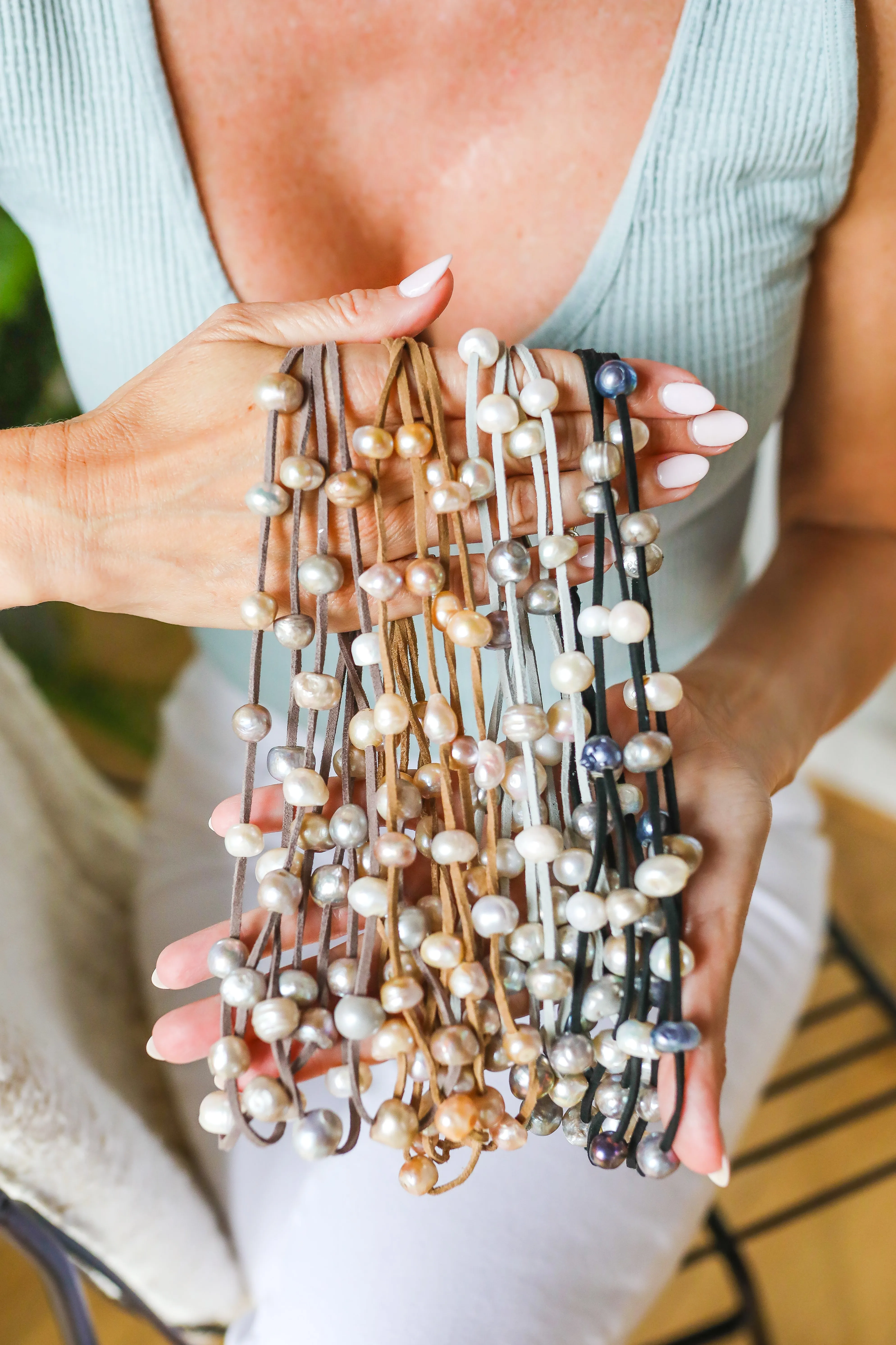 602-09-07 | GRAY SUEDE 4-STRAND MULTI PEARL NECKLACE