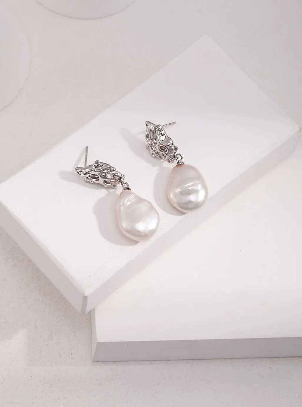 Baroque Pearl Earrings - A Fusion of Artistry and Nature