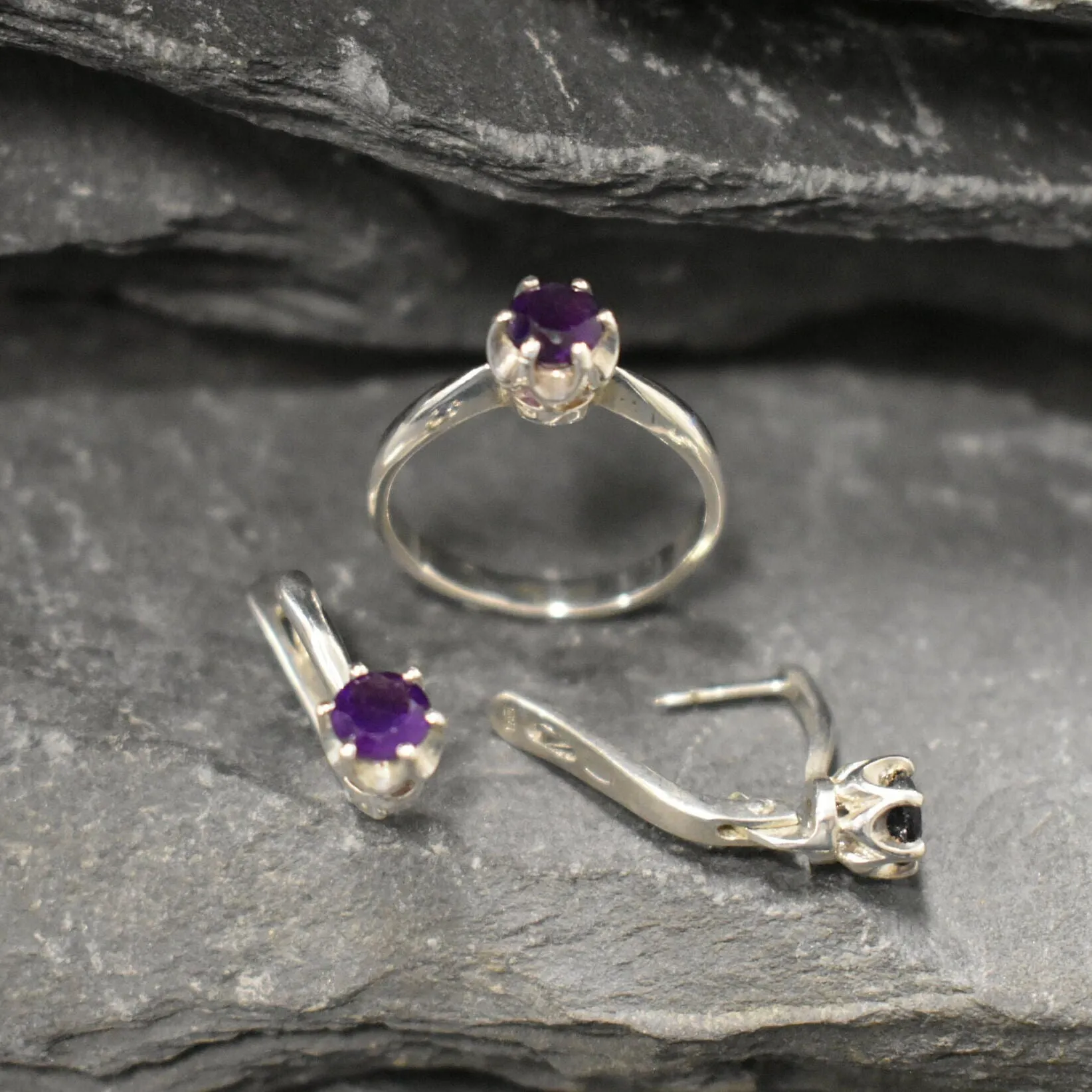 Dark Purple Ring - Natural Amethyst Ring - Purple Solitaire Band