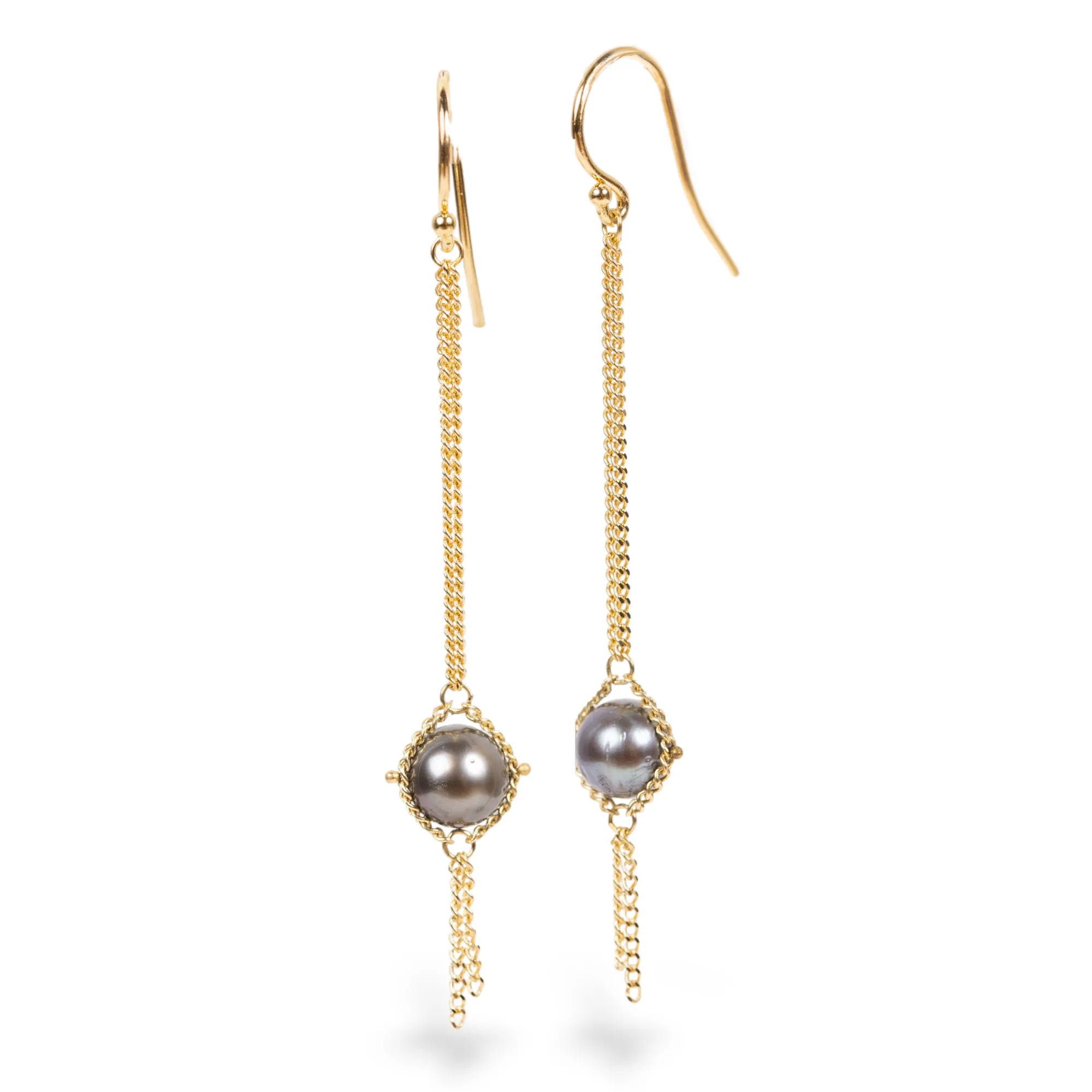 Dewdrop Earrings in Tahitian Pearl