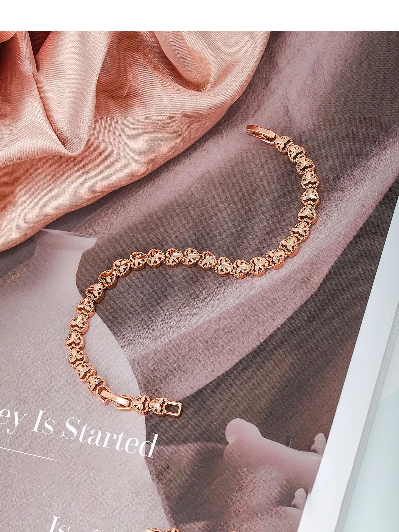 Jewelry plated 18K gold alloy car flower love bracelet women's European and American cross-border light luxury high-end jewelry