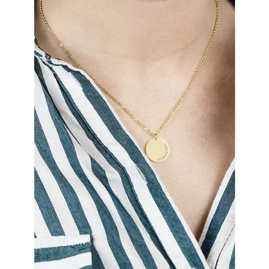 Kylie Curved Name Necklace