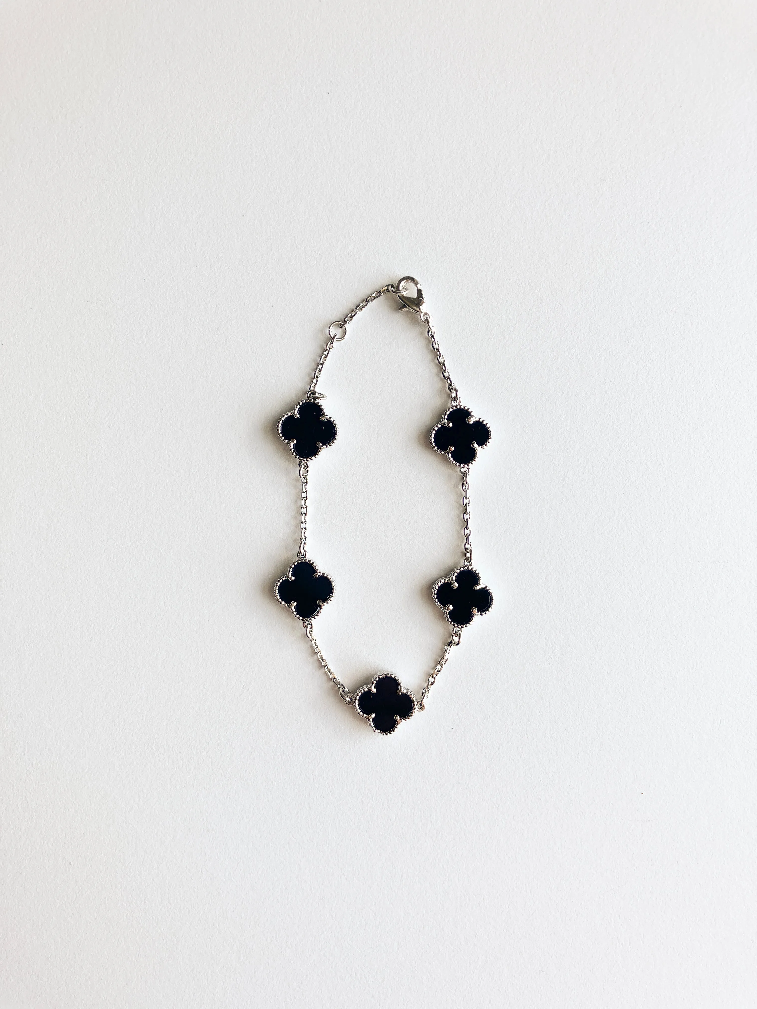 Onyx Small Quatrefoil Bracelet in Silver