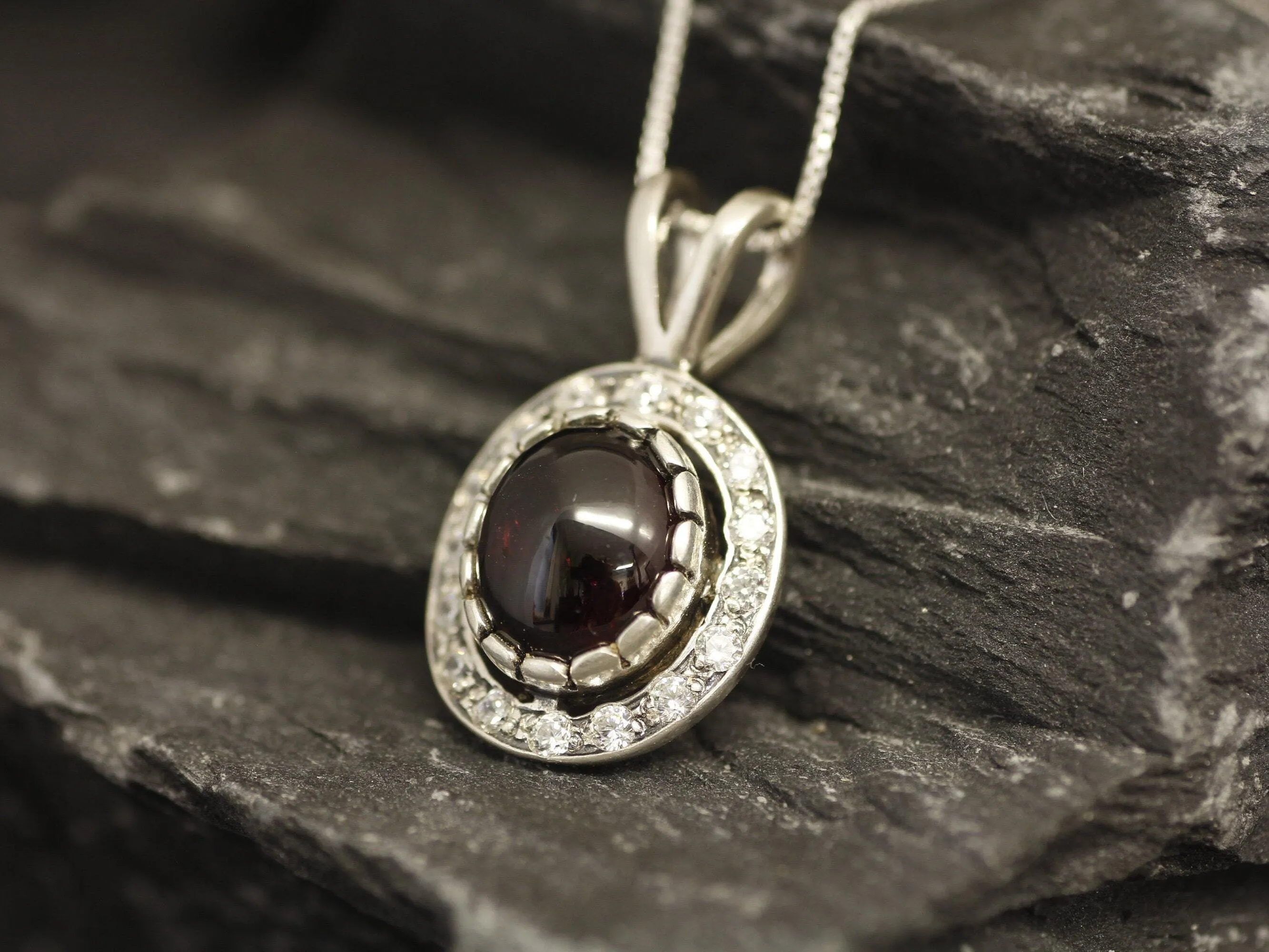 Red Garnet Pendant - Victorian Garnet Necklace - Red Vintage Necklace
