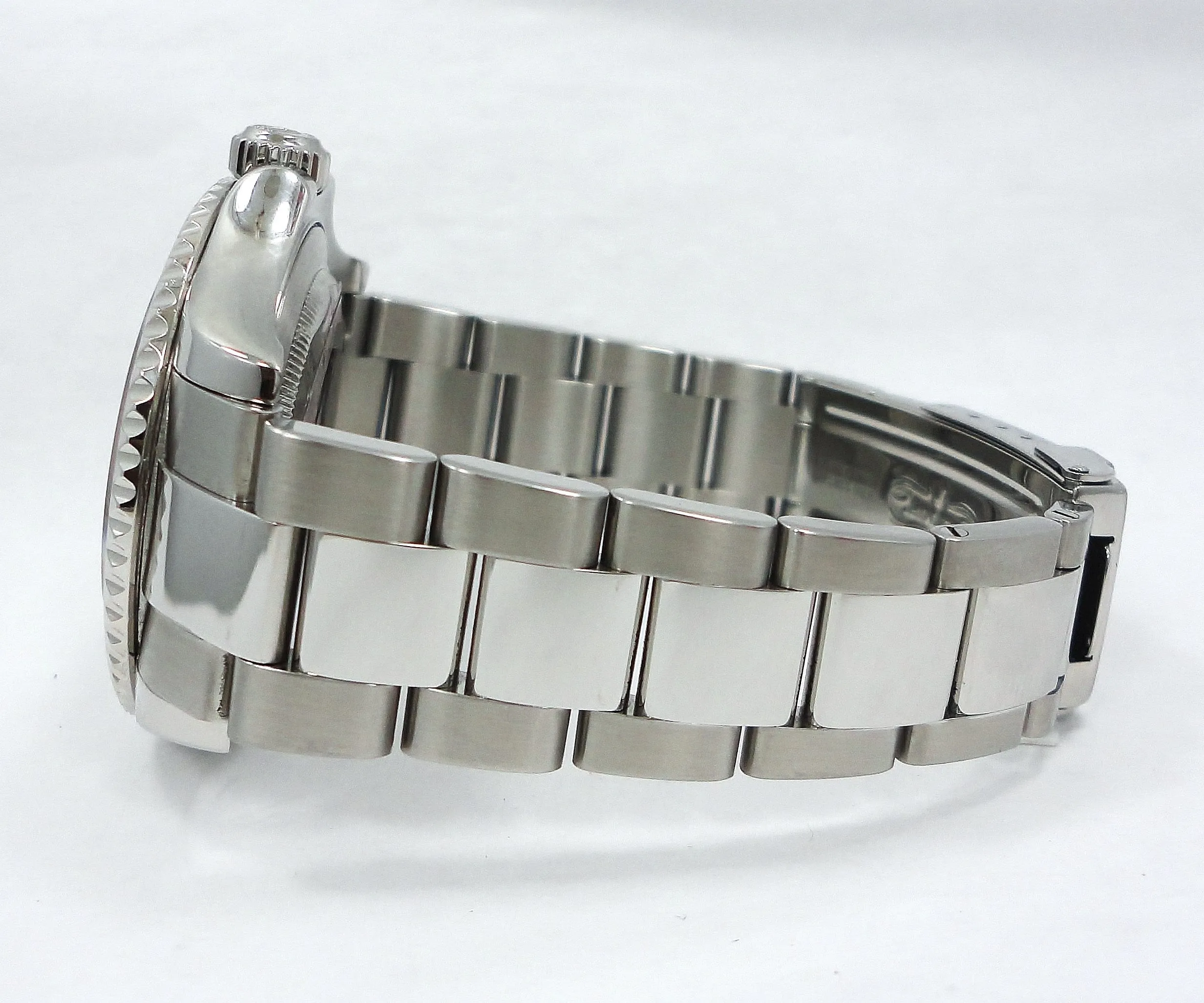 Rolex Yacht-Master 16622 40mm Oyster Platinum Bezel Watch