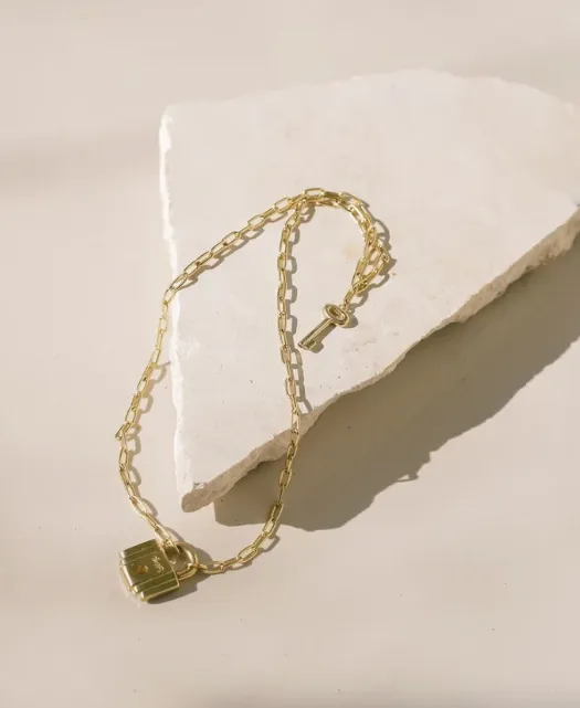 Satomi Studio | Gembok Pendant Step Necklace