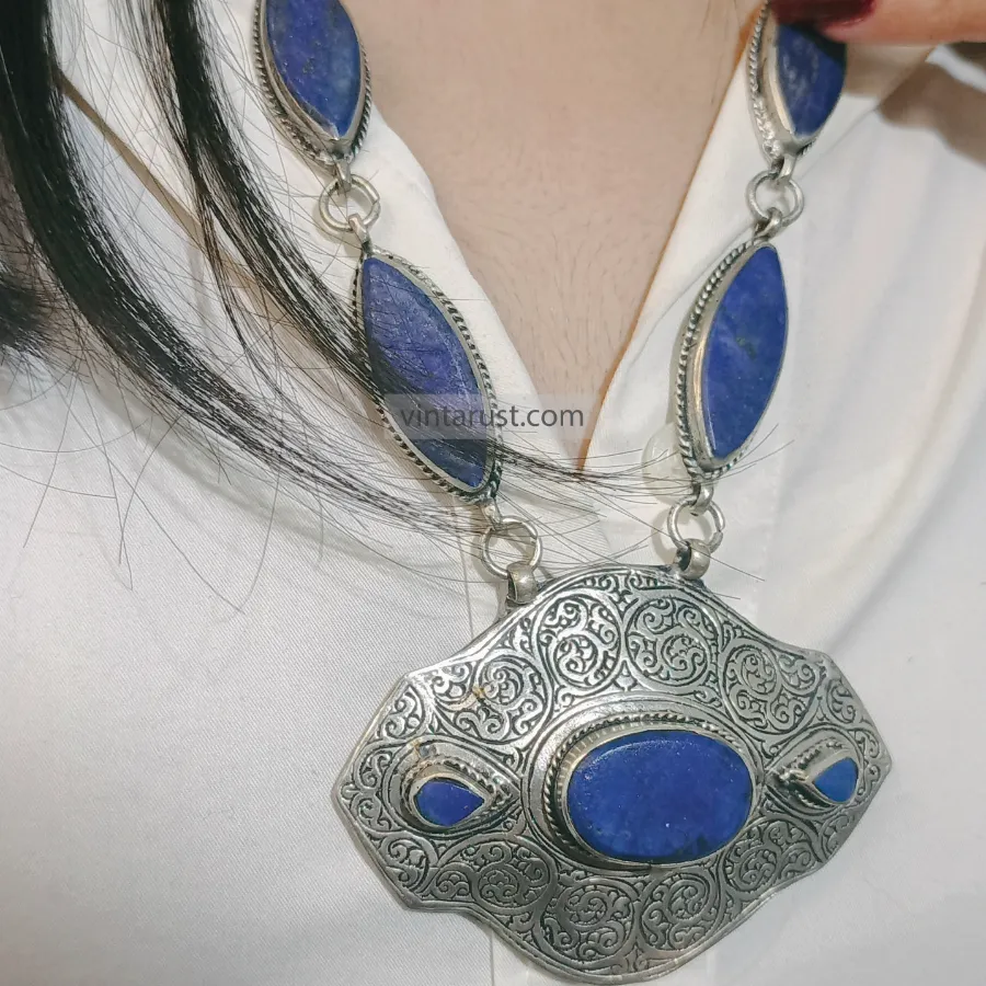 Vintage Blue Lapis Lazuli Stone Necklace