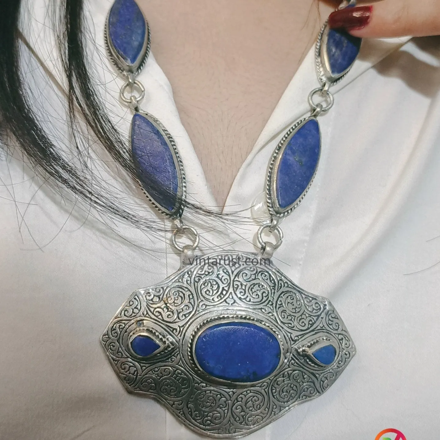 Vintage Blue Lapis Lazuli Stone Necklace