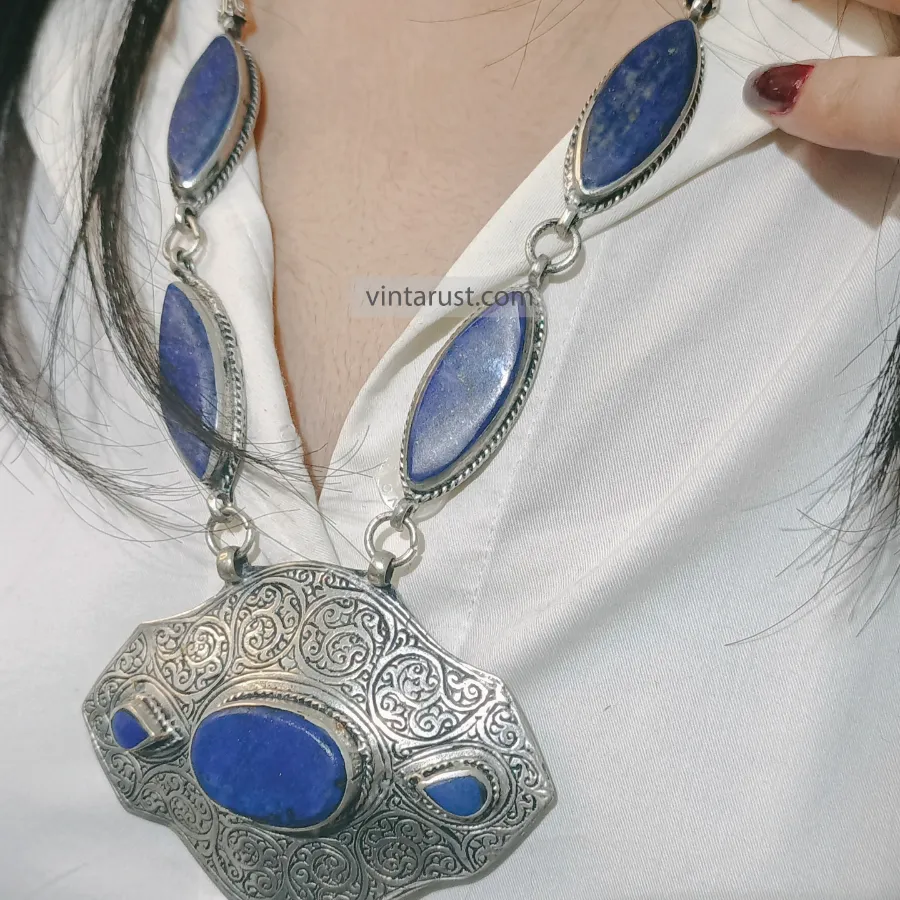 Vintage Blue Lapis Lazuli Stone Necklace
