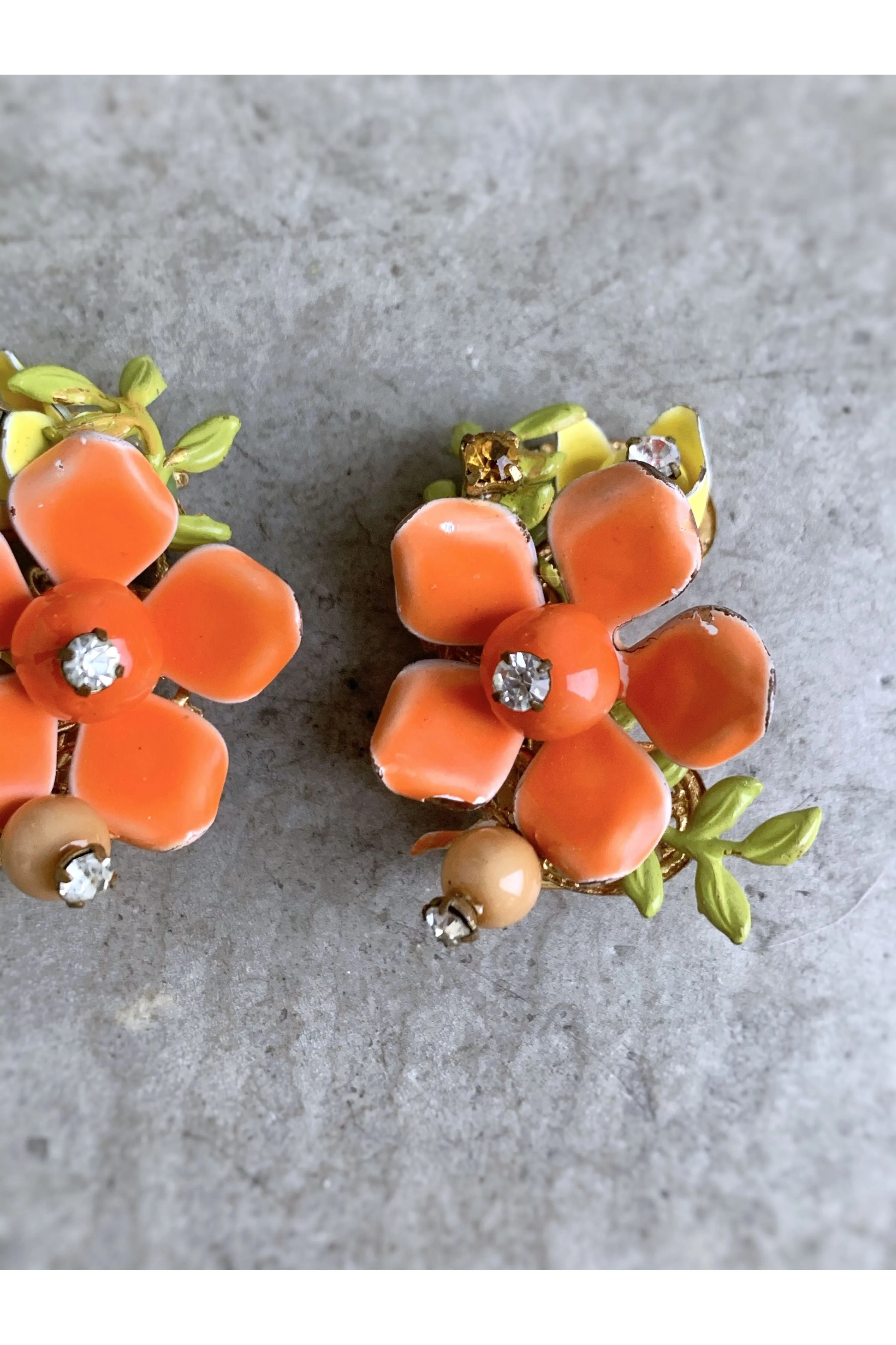 Vintage Floral Orange and Yellow Earrings w/Stone Details