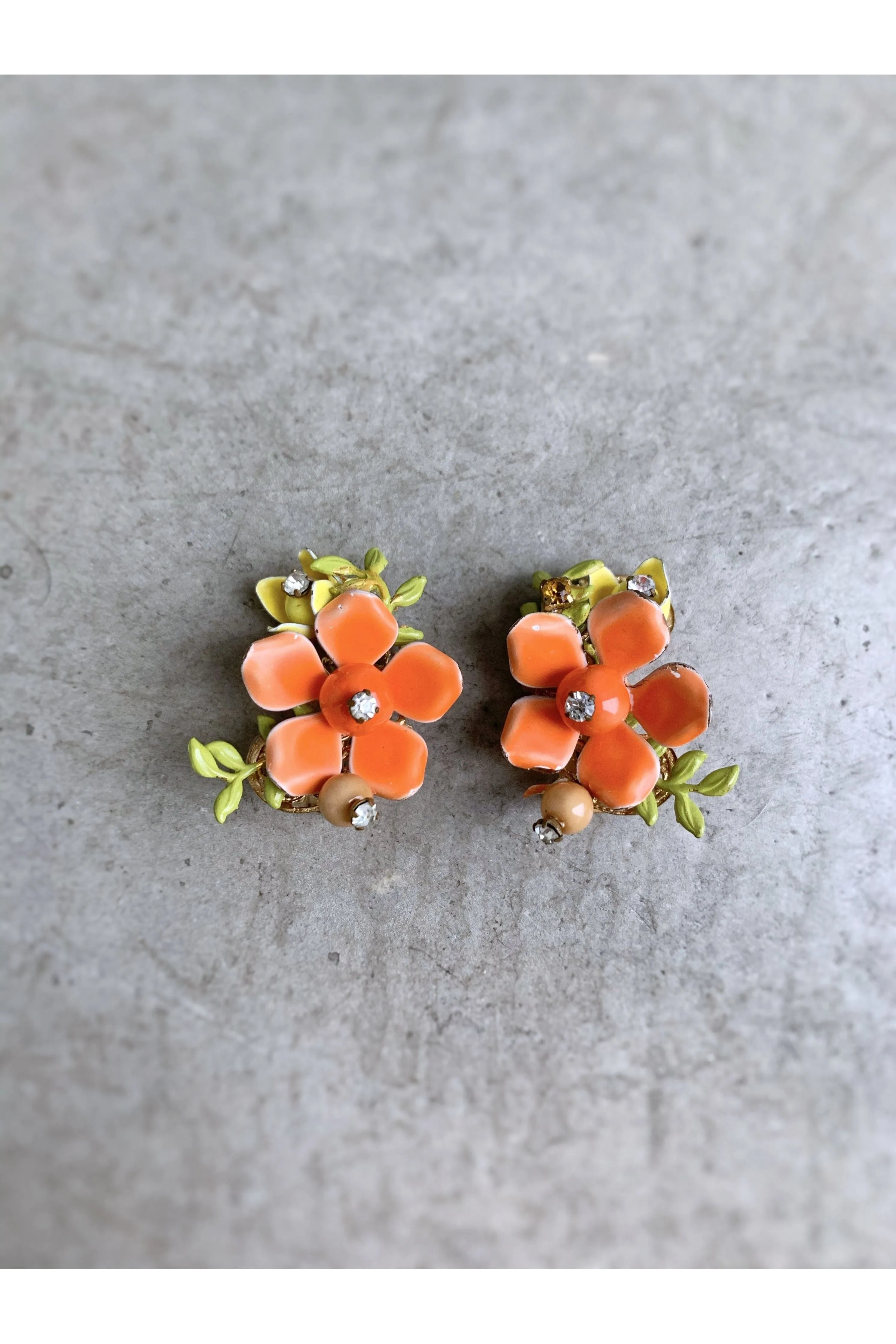 Vintage Floral Orange and Yellow Earrings w/Stone Details