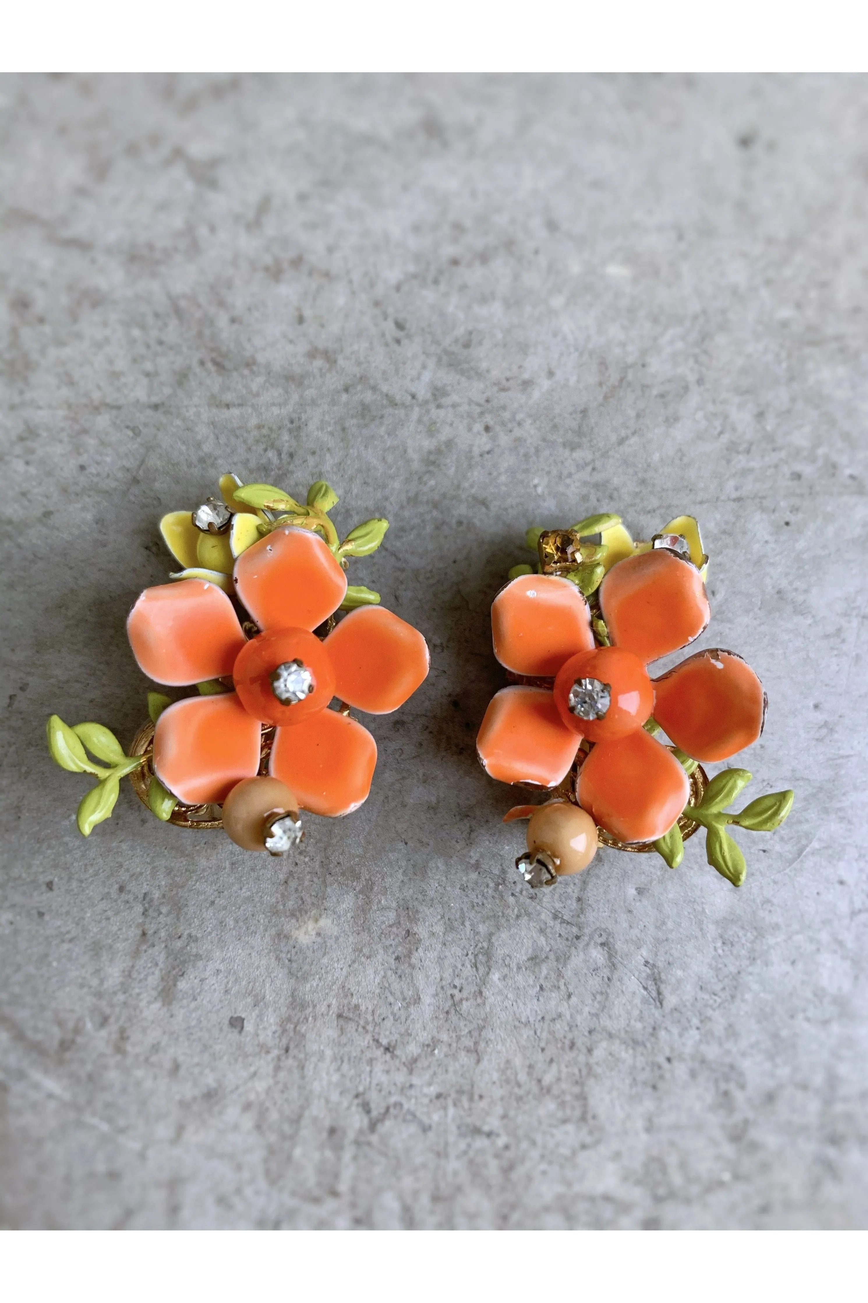 Vintage Floral Orange and Yellow Earrings w/Stone Details