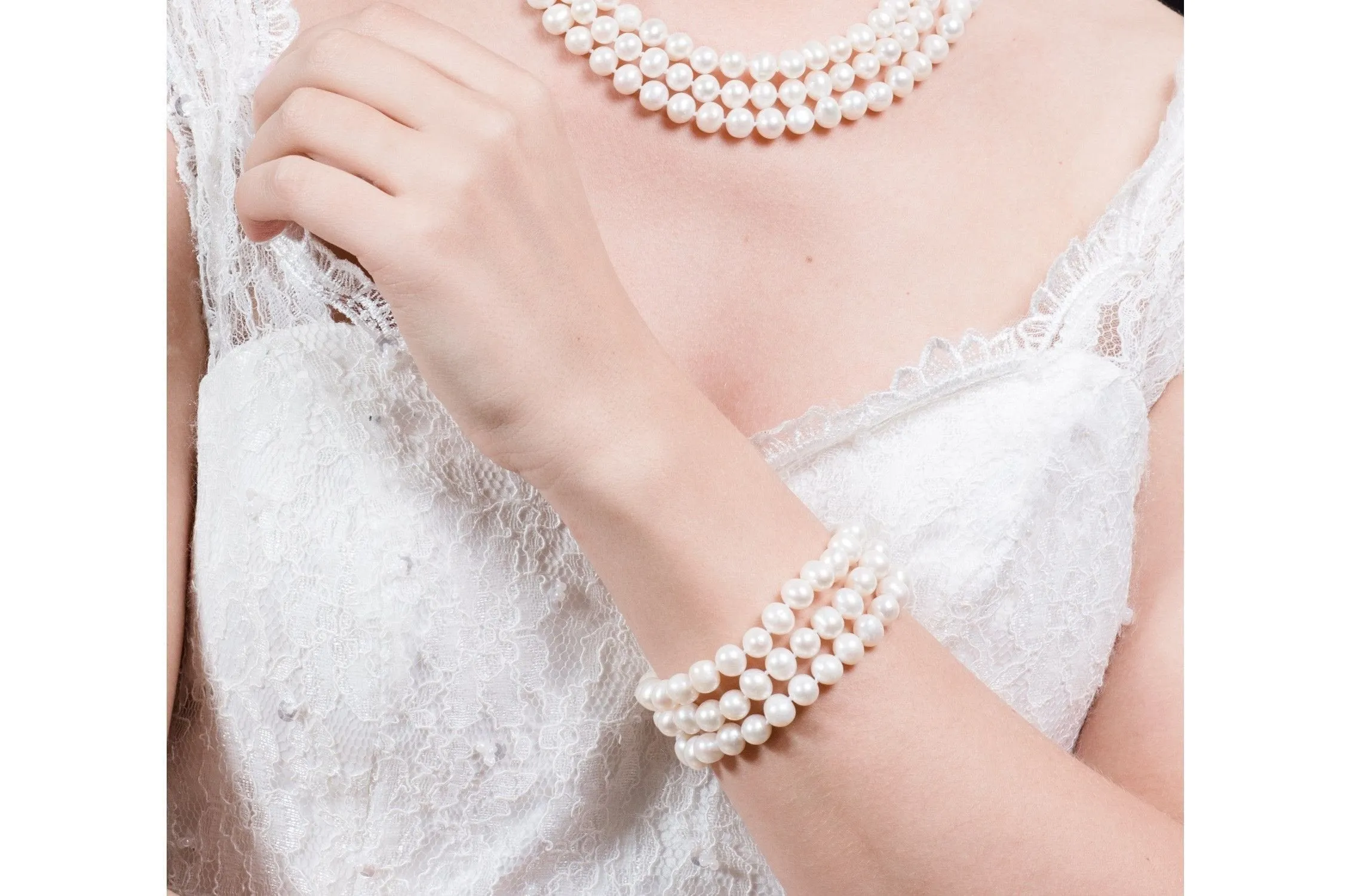 White Color Triple Strand Freshwater Pearl Bracelet 8-9mm