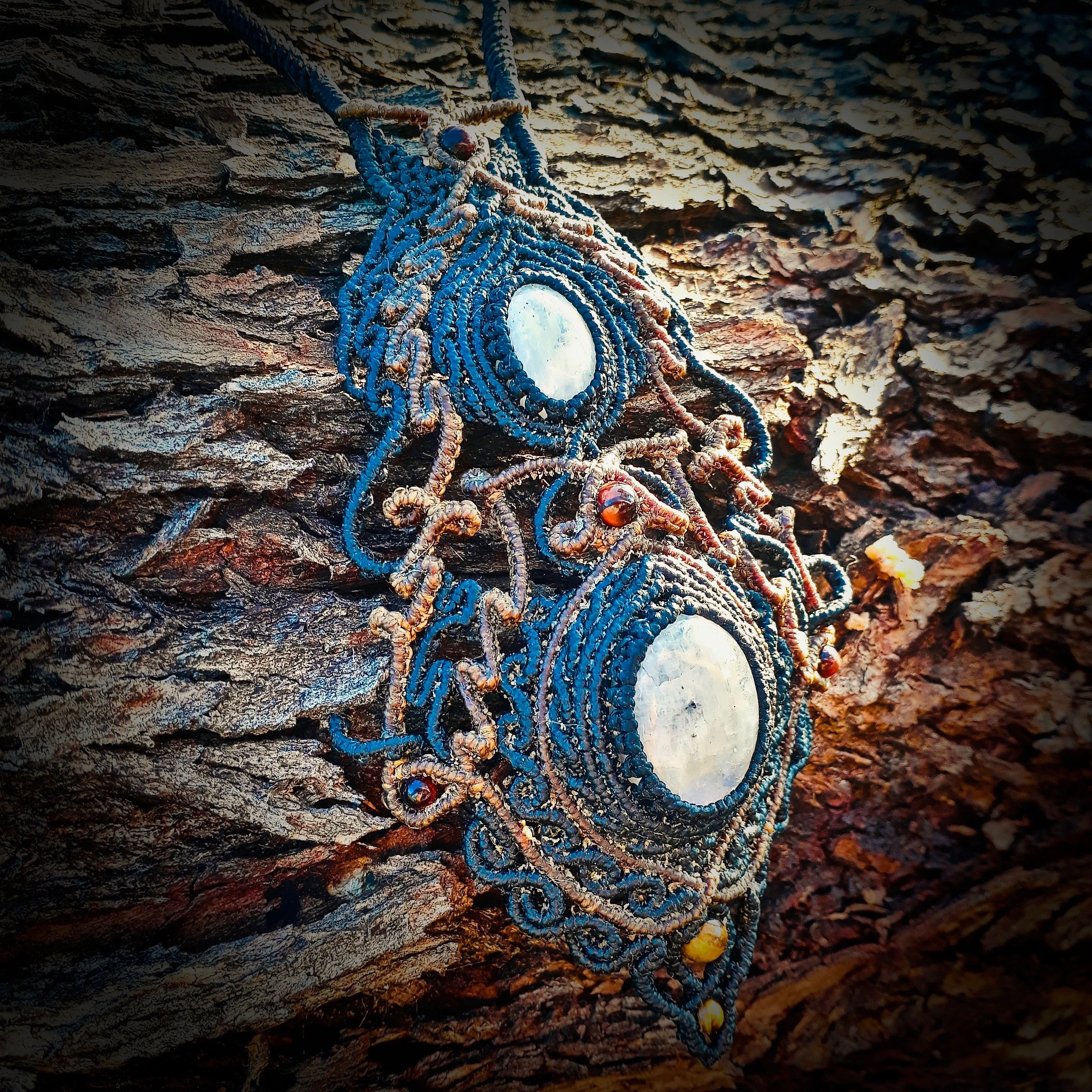 White labradorite or moonstone necklace (unique design)
